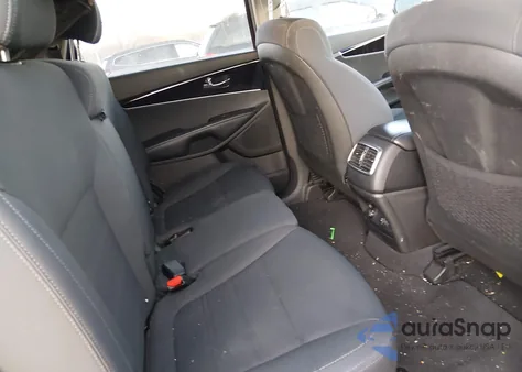 2019 Kia Sorento 3.3L Lx z USA, uszkodzony, nr VIN 5XYPG4A55KG480013